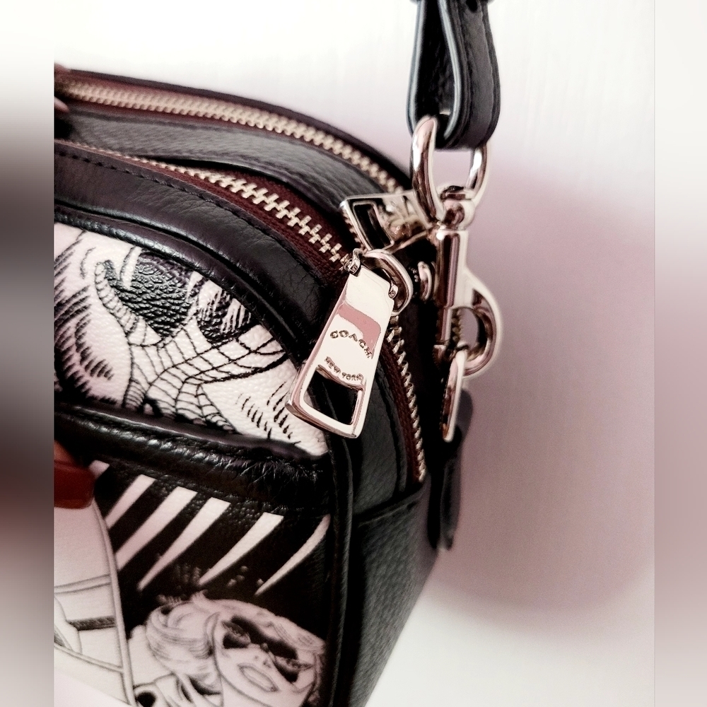 Marvel x Coach Crossbody - Picture 2 of 16